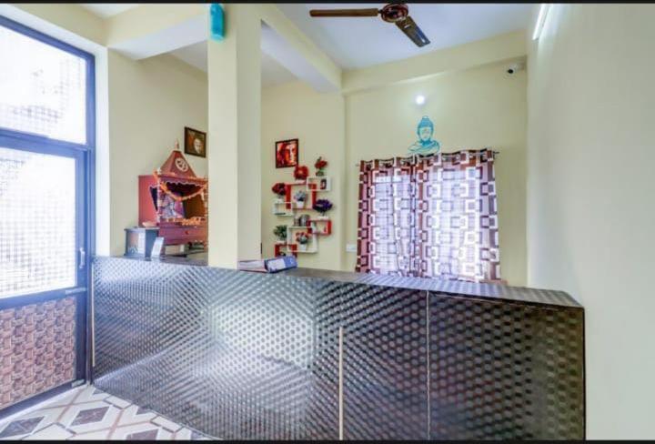 Guest house Shri Radhe Krishna Bhawan *